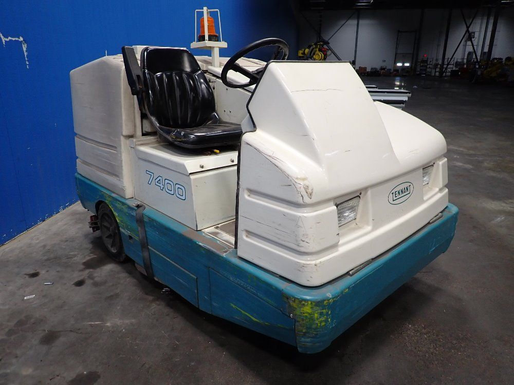 Tennant Floor Scrubber - 7400