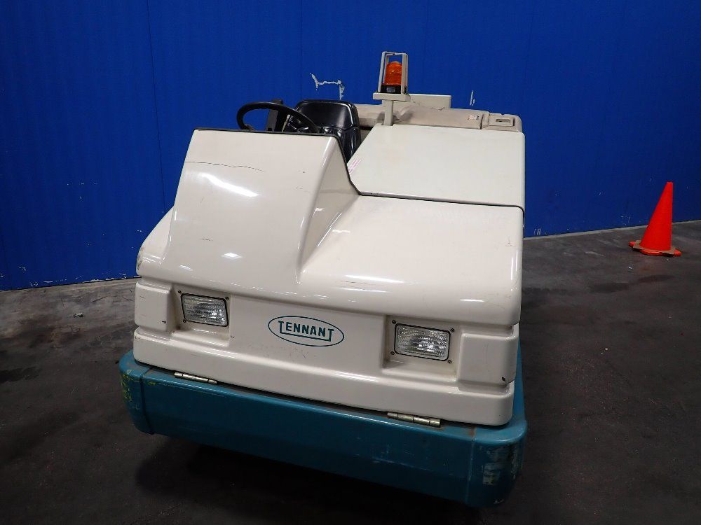 Tennant Floor Scrubber - 7400