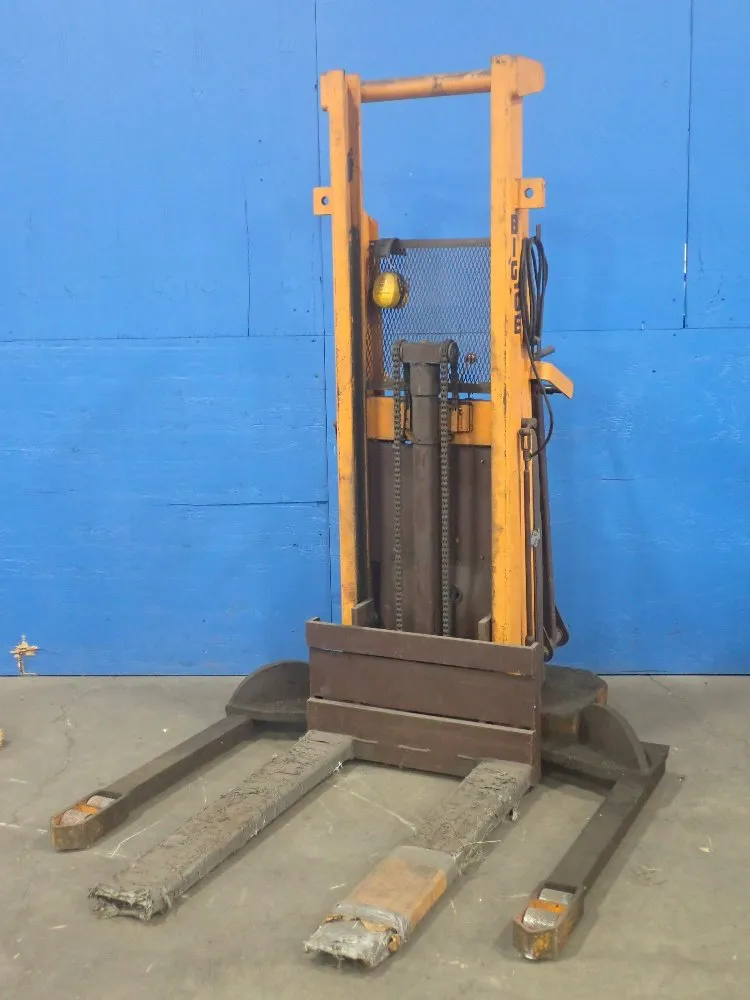 Big Joe Mfg. Co. 2000 Lbs. Electric Straddle Lift - 2024-a5