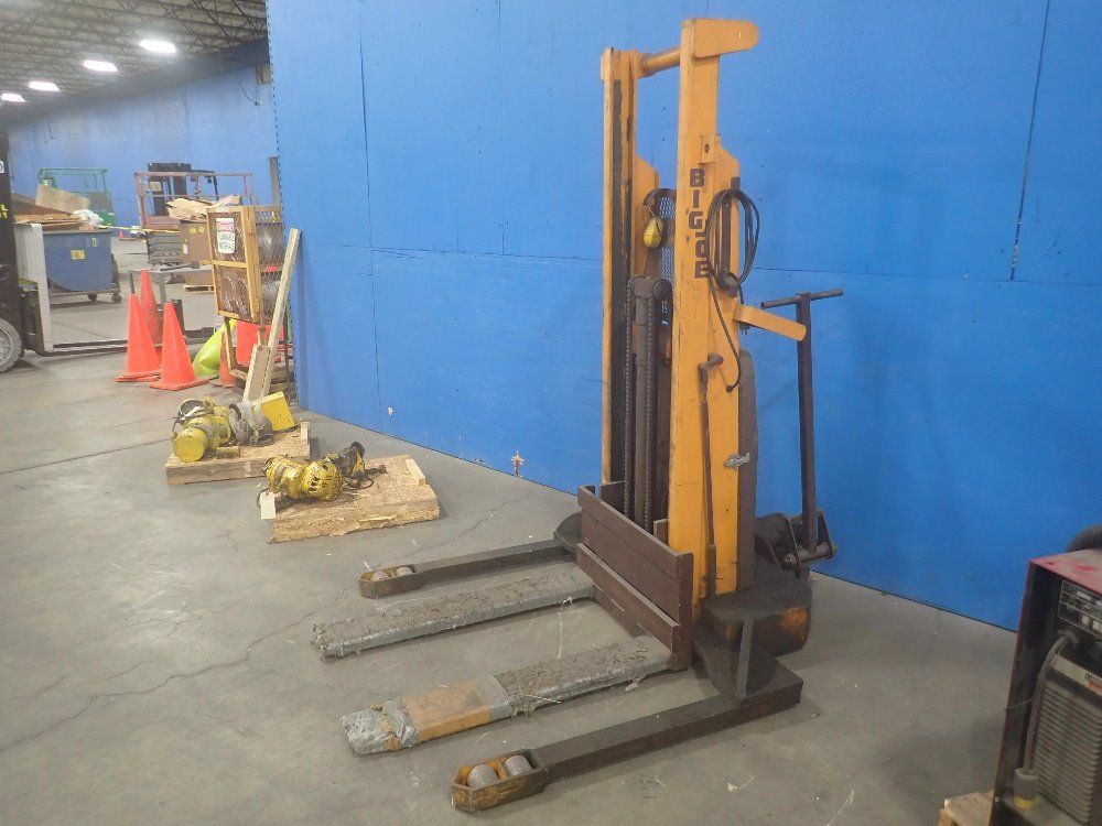 Big Joe Mfg. Co. 2000 Lbs. Electric Straddle Lift - 2024-a5