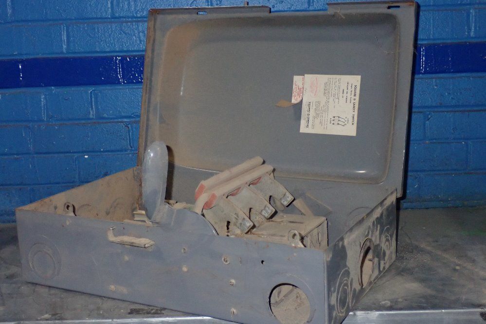 Square D 200 Amps/240v Fusible Disconnect - A86354