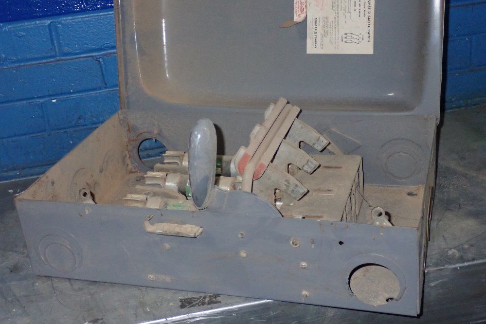 Square D 200 Amps/240v Fusible Disconnect - A86354