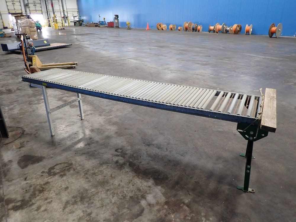 N/a 117" L X 21" Rollers Gravity Conveyor