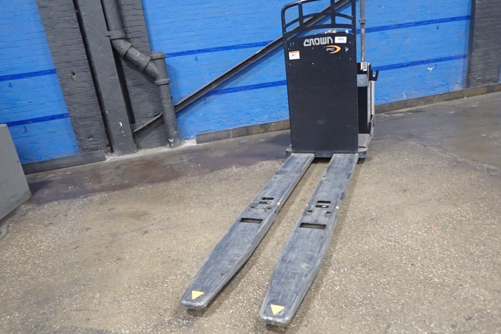 Crown 6000 Lbs Electric Center Controlled Ride-on Pallet Truck - Pc4500-60