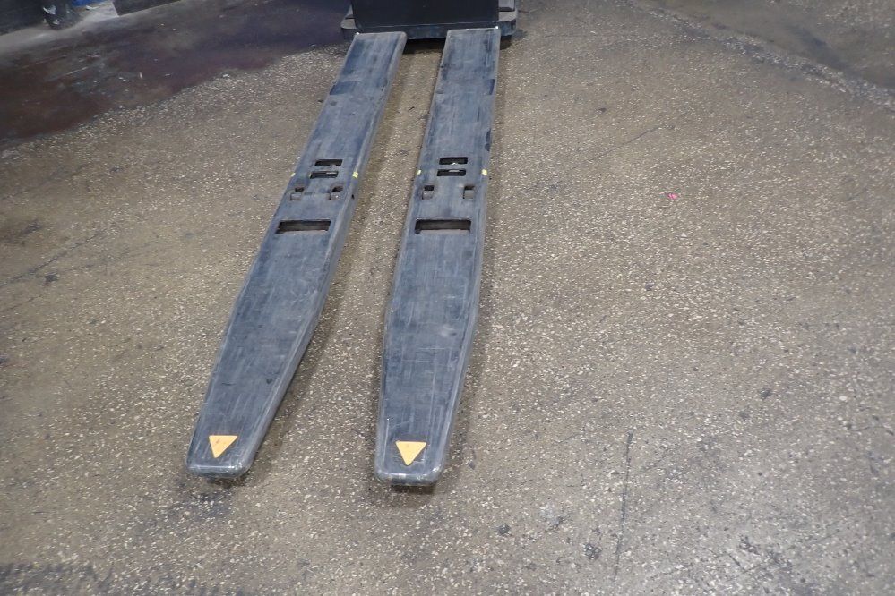 Crown 6000 Lbs Electric Center Controlled Ride-on Pallet Truck - Pc4500-60