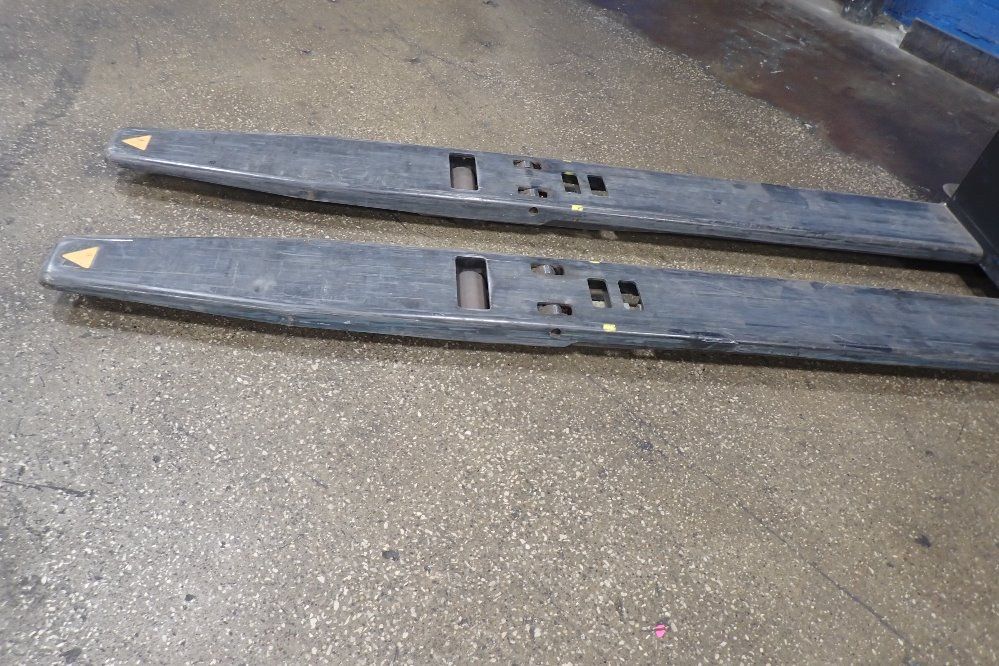 Crown 6000 Lbs Electric Center Controlled Ride-on Pallet Truck - Pc4500-60