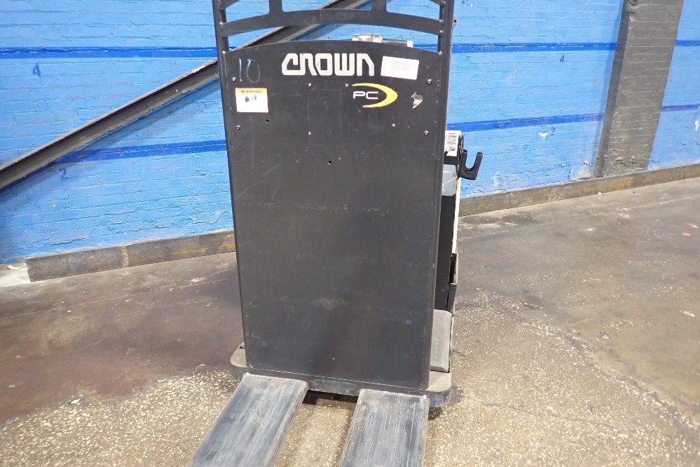Crown 6000 Lbs Electric Center Controlled Ride-on Pallet Truck - Pc4500-60