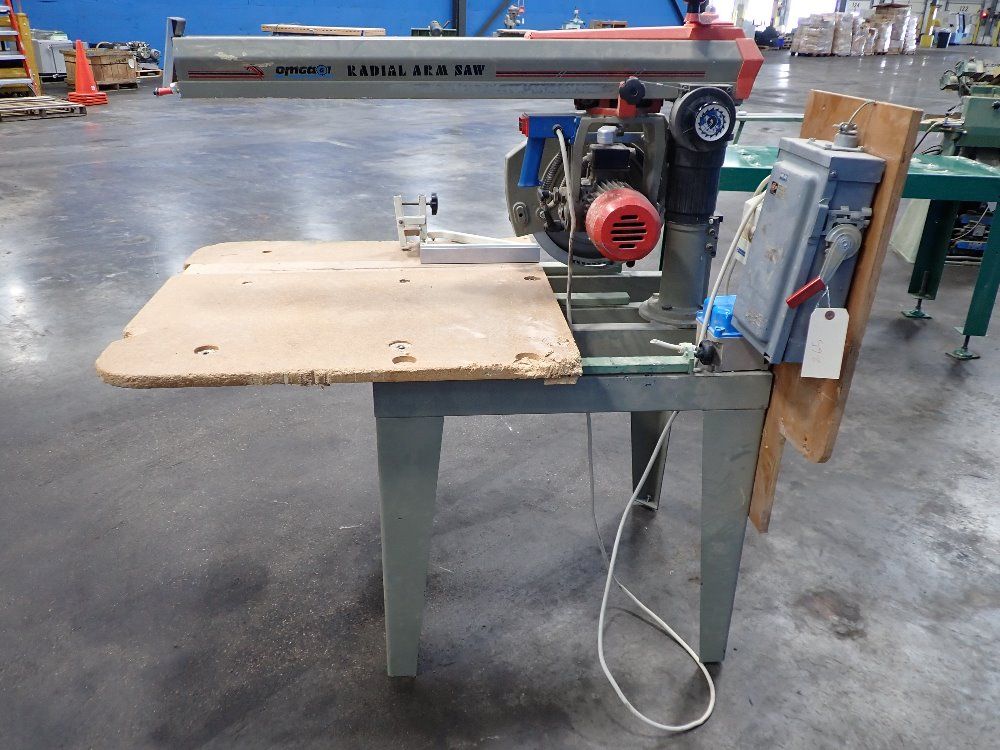 Omga 14" Blade, 27 1/2" Crosscut, 35" X 35" Table Radial Arm Saw