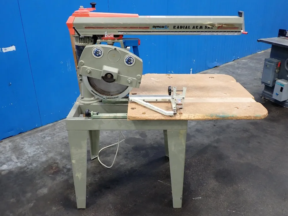 Omga 14" Blade, 27 1/2" Crosscut, 35" X 35" Table Radial Arm Saw