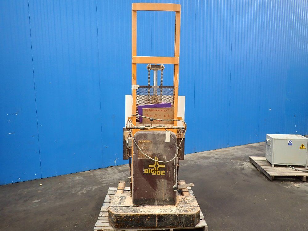 Big Joe 2000lb Walk-behind Pallet Stacker - 2018-r7