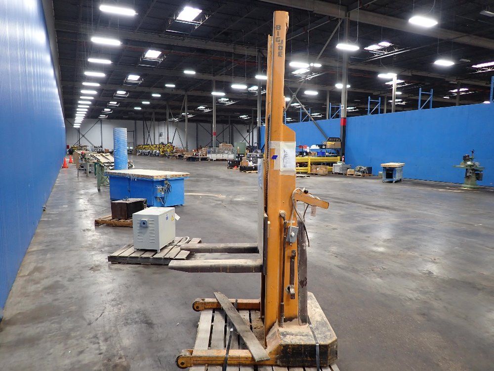 Big Joe 2000lb Walk-behind Pallet Stacker - 2018-r7