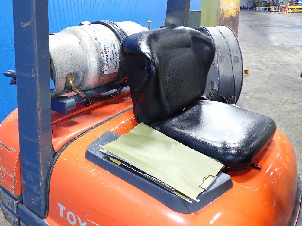 Toyota 5500lbs Propane/gasoline Combo Forklift - 42 6fgu25