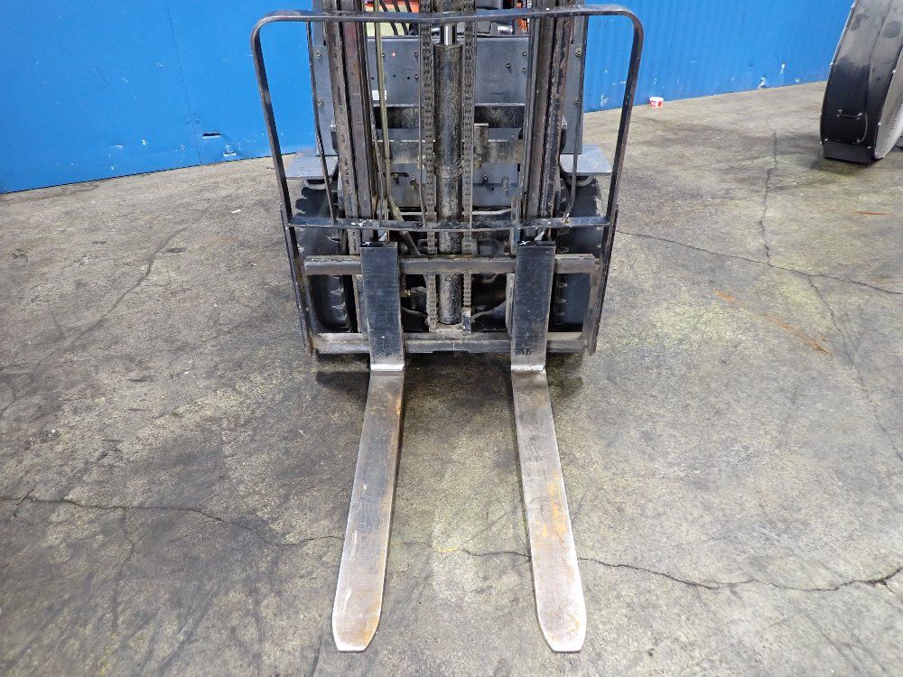 Toyota 5500lbs Propane/gasoline Combo Forklift - 42 6fgu25