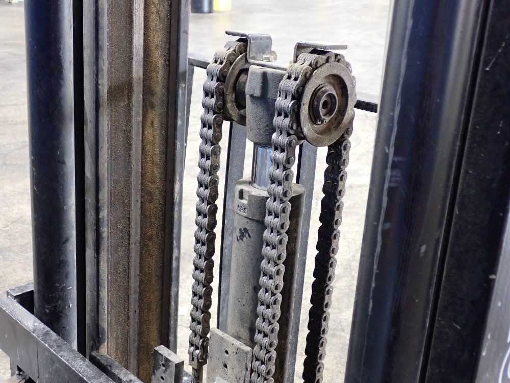 Toyota 5500lbs Propane/gasoline Combo Forklift - 42 6fgu25