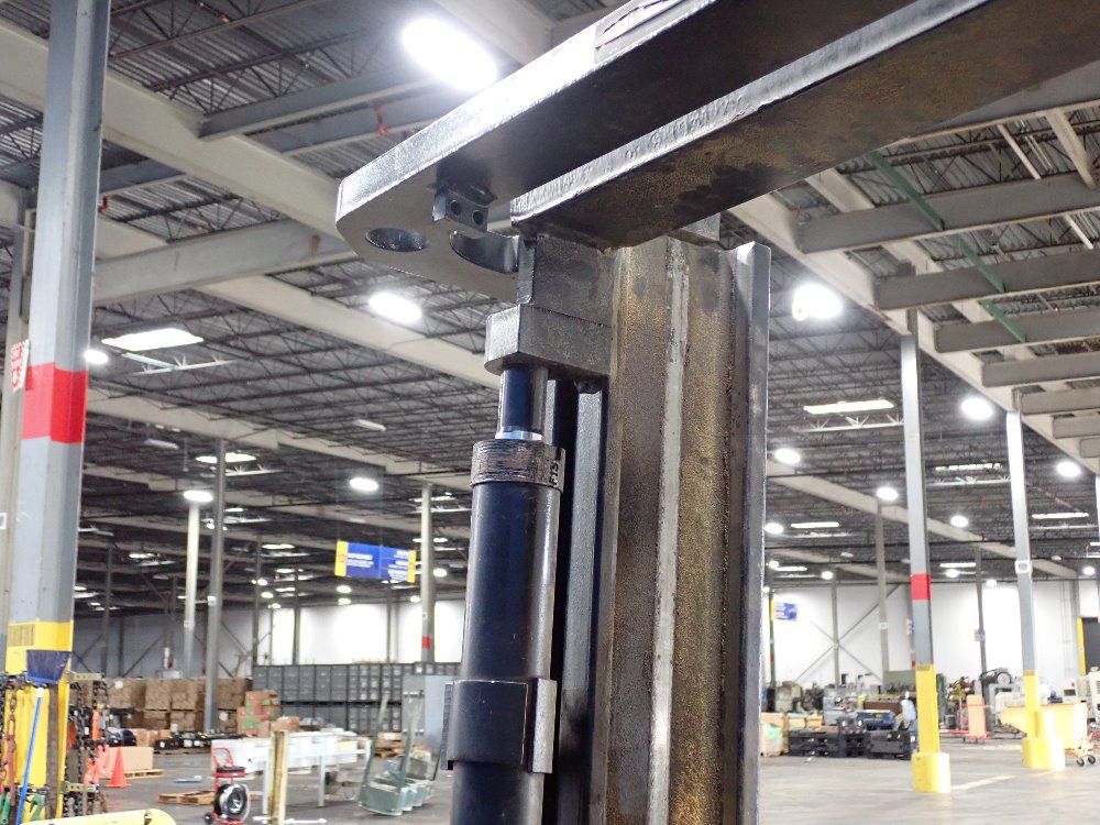 Toyota 5500lbs Propane/gasoline Combo Forklift - 42 6fgu25