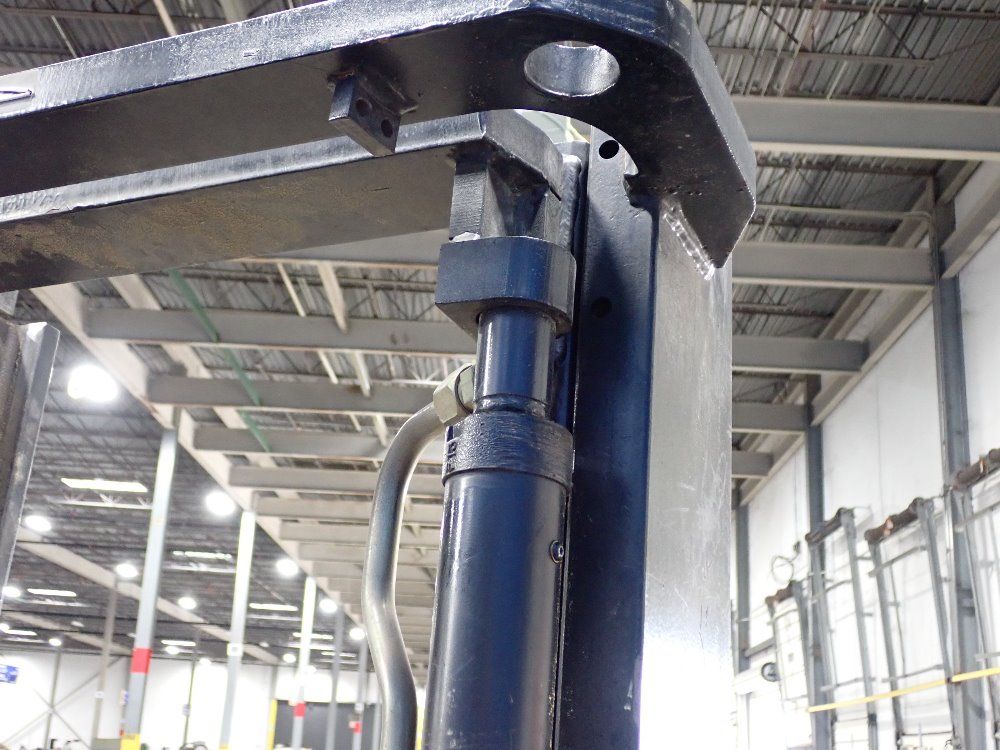 Toyota 5500lbs Propane/gasoline Combo Forklift - 42 6fgu25