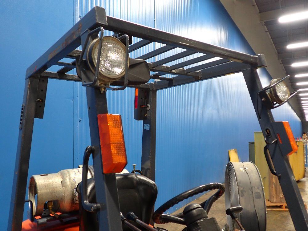 Toyota 5500lbs Propane/gasoline Combo Forklift - 42 6fgu25