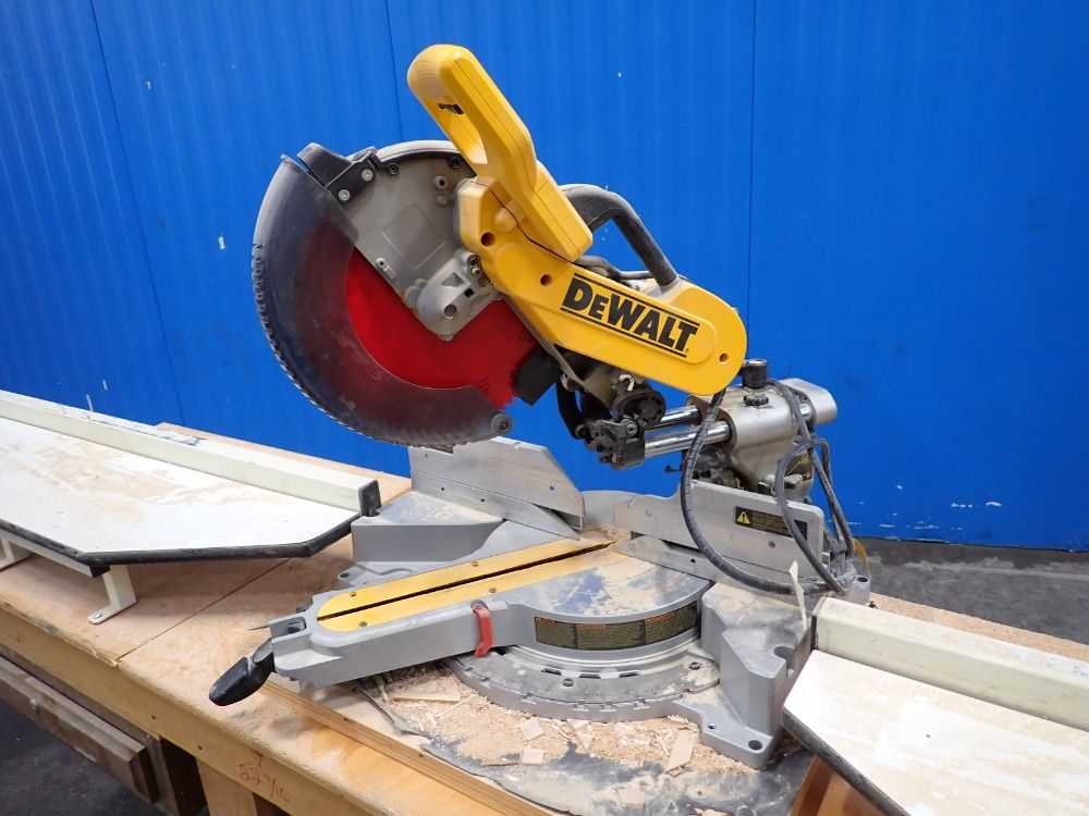 Dewalt Miter/table Saw - Dw718