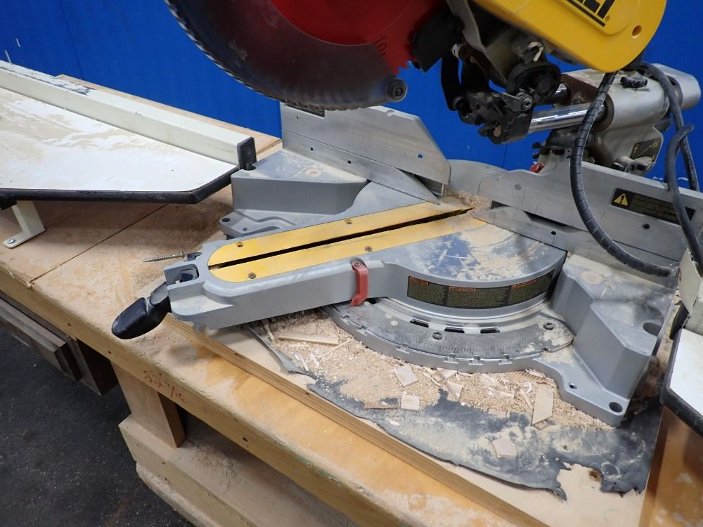 Dewalt Miter/table Saw - Dw718