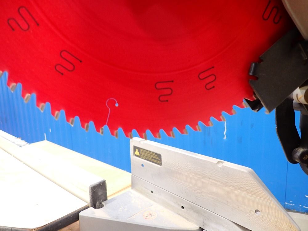 Dewalt Miter/table Saw - Dw718