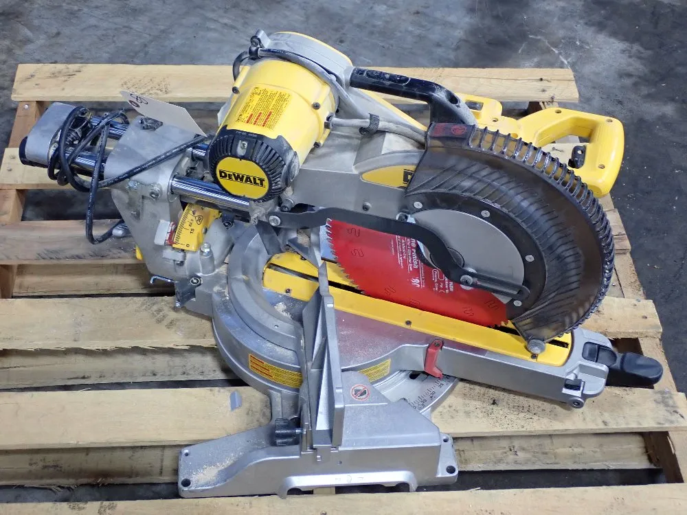 Dewalt 3800rpm, 12" Blade Sliding Compound Miter Saw - Dws780