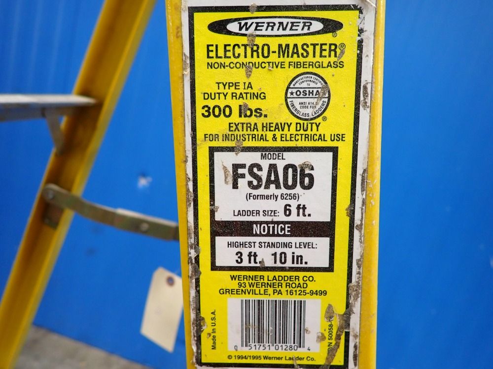 Werner 300lbs, 6 Steps, 69" Top Step Step Ladder - Fsa06