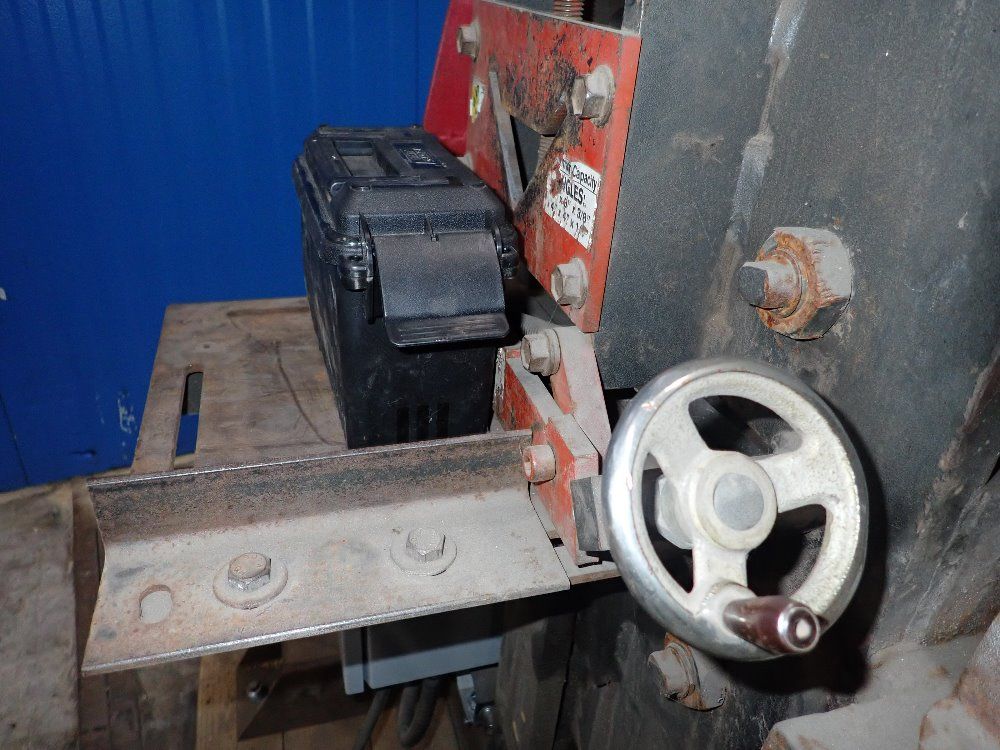 Edwards 55 Ton Hydraulic Iron Worker - Jaws Iv