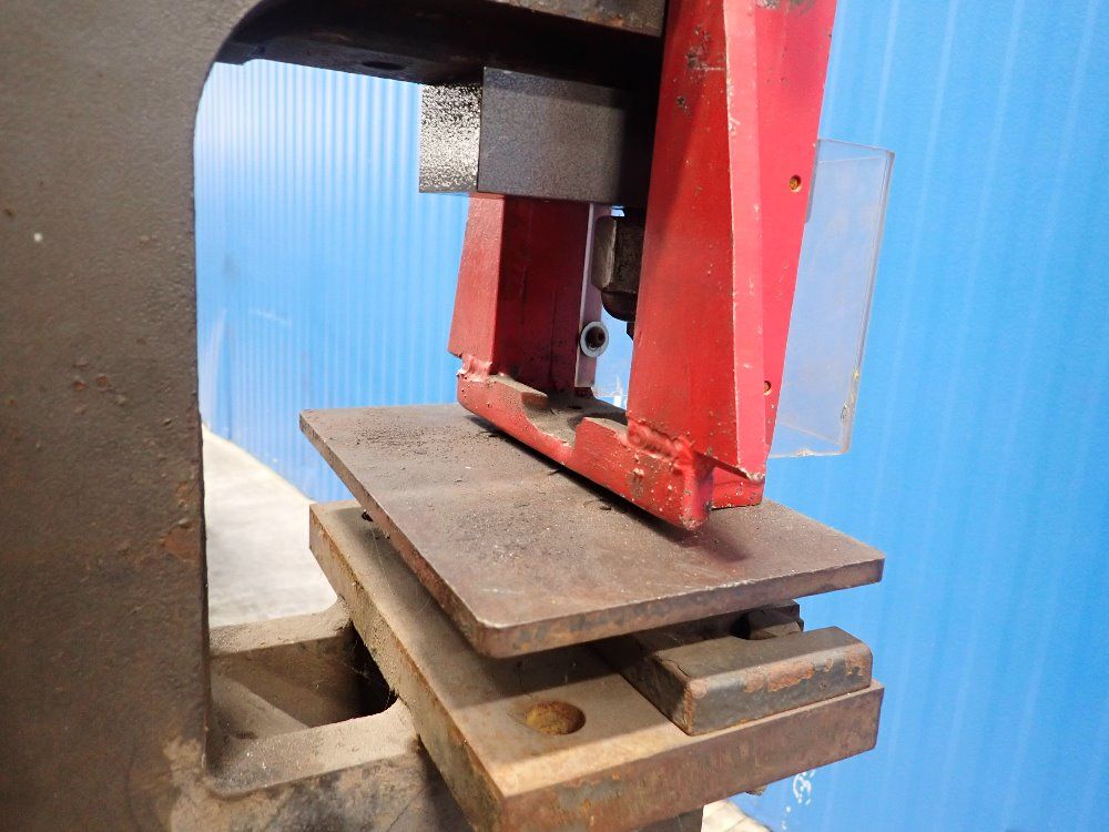 Edwards 55 Ton Hydraulic Iron Worker - Jaws Iv