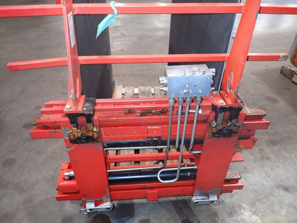 Bolzoni Auramo 2500# Forklift Clamp Attachment - Ks09z6a R01