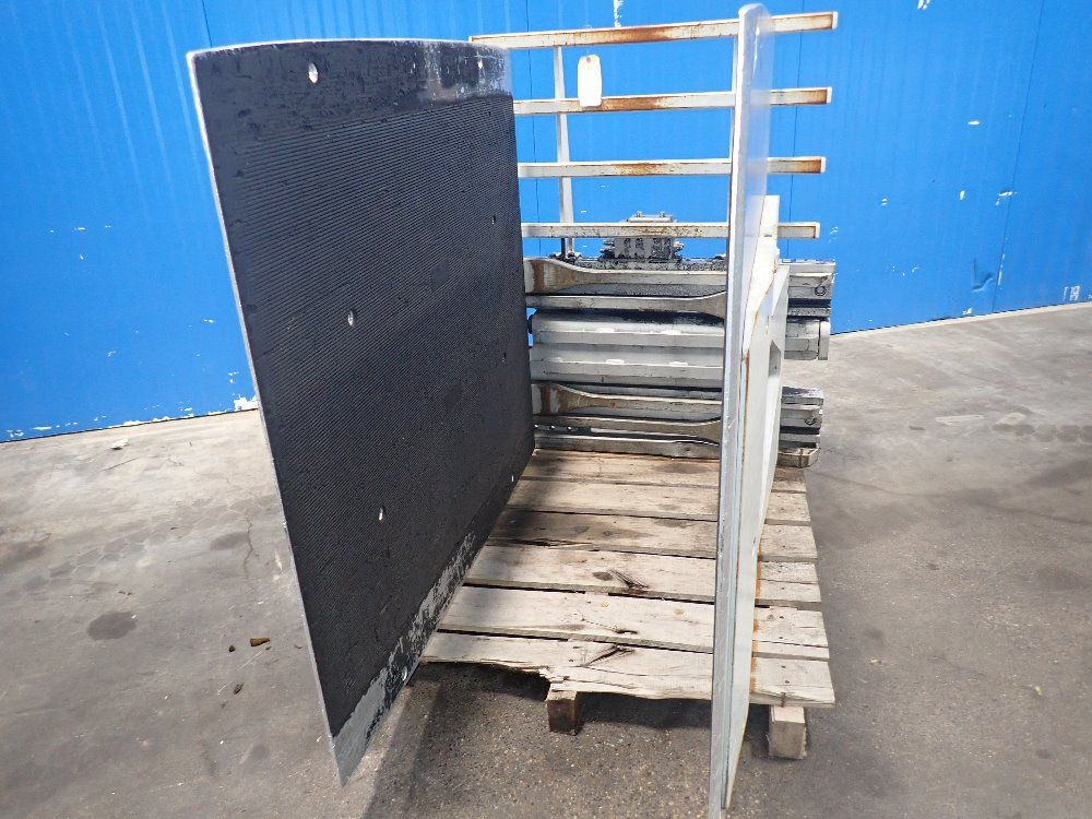 Cascade 2300# Forklift Clamp Attachment - 25d-ccs-661