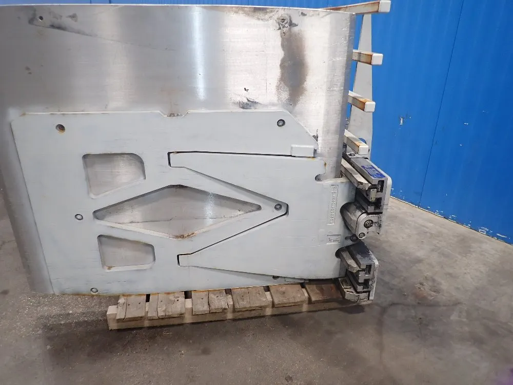 Cascade 2300# Forklift Clamp Attachment - 25d-ccs-661