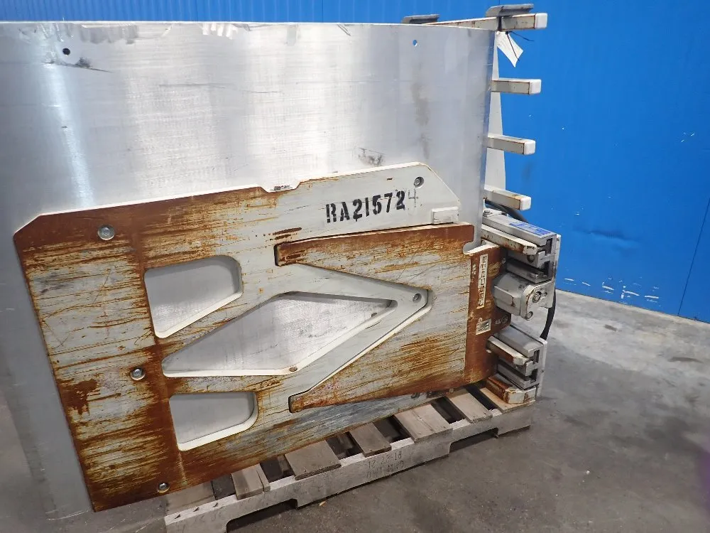 Cascade 2300# Forklift Clamp Attachment - 25d-ccs-661