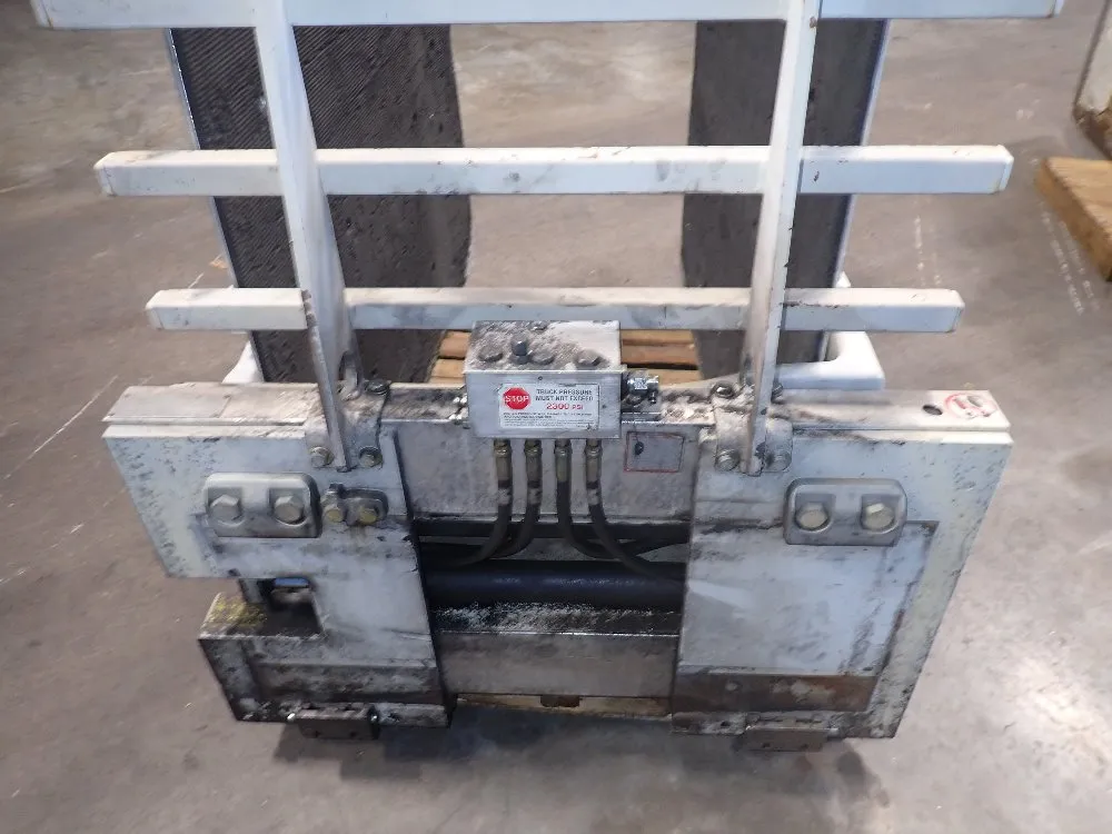 Cascade 2300# Forklift Clamp Attachment - 25d-ccb-188