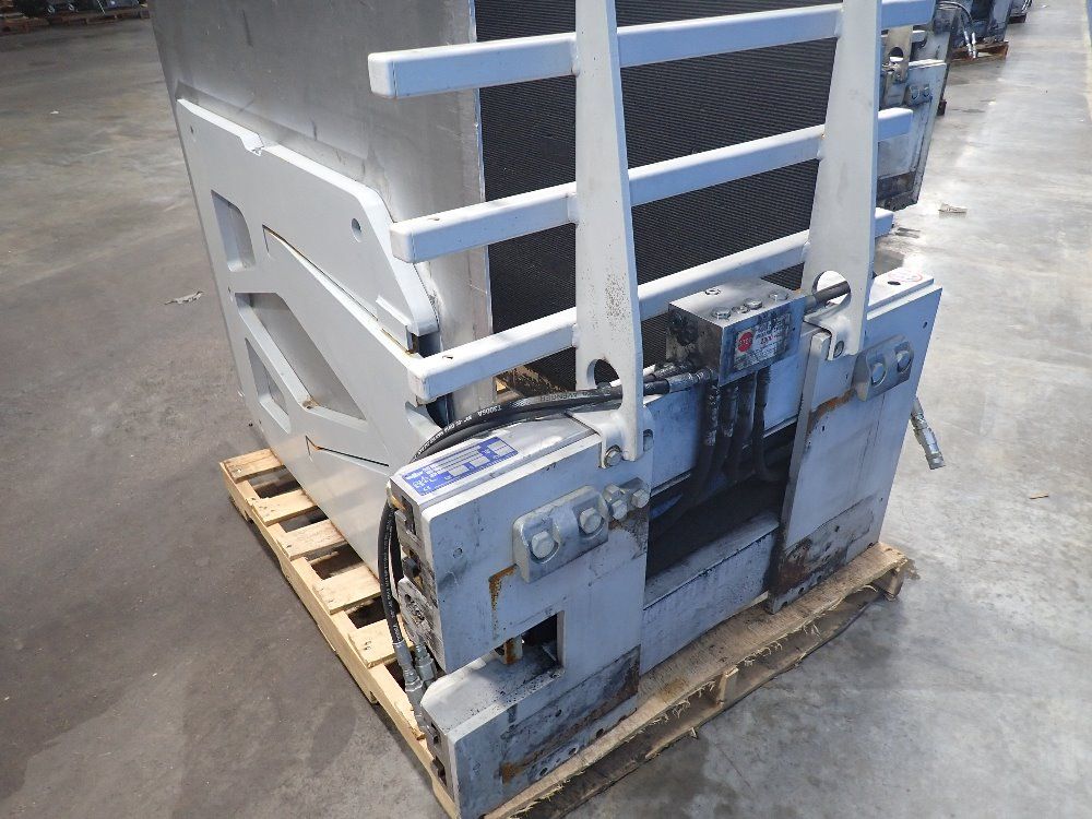 Cascade 2300# Forklift Clamp Attachment - 25d-ccs-661