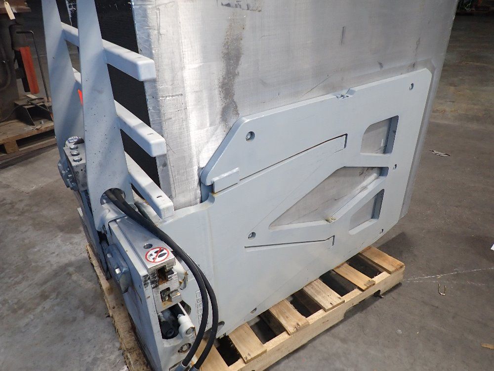 Cascade 2300# Forklift Clamp Attachment - 25d-ccs-661