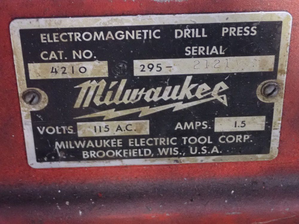 Milwaukee Electromagnetic Drill Press