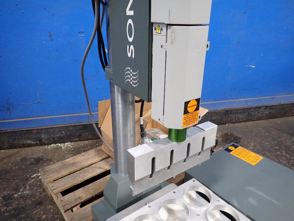 Sonics Ultrasonic Welder - 205s