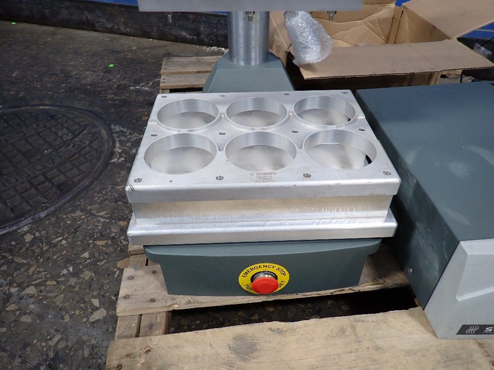 Sonics Ultrasonic Welder - 205s