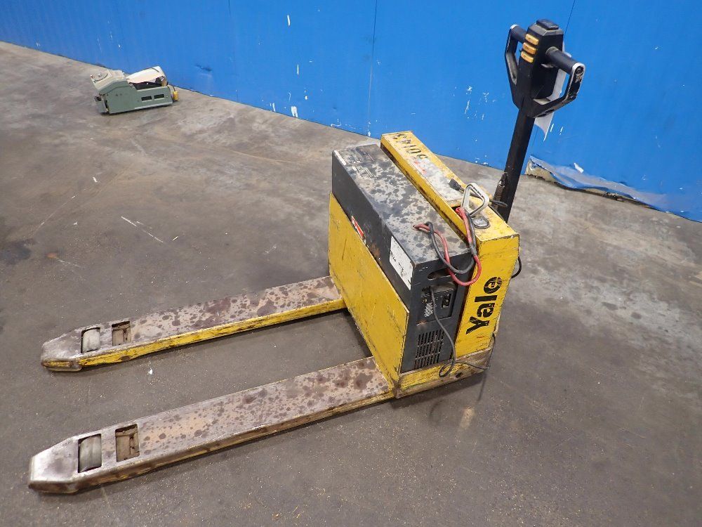 Yale 4000# Electric Pallet Jack - Mpd04acn24c2748