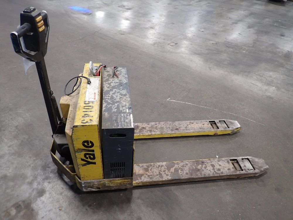Yale 4000# Electric Pallet Jack - Mpd04acn24c2748