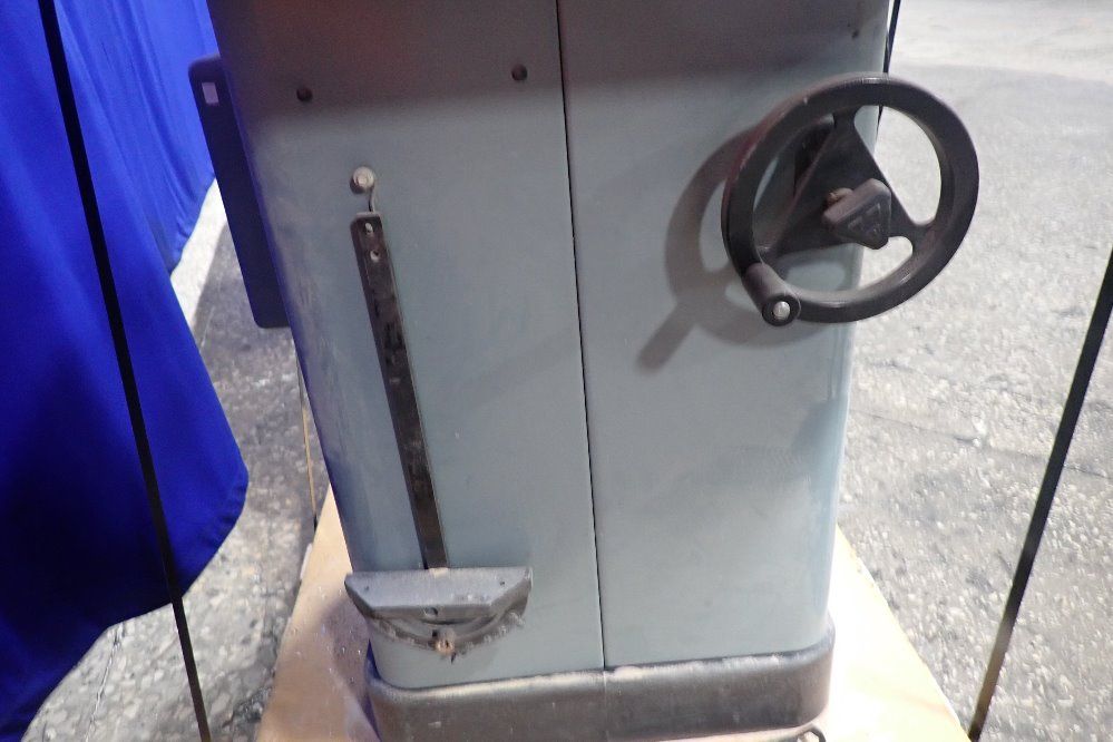 Delta 14" Throat Table Saw - 34-802