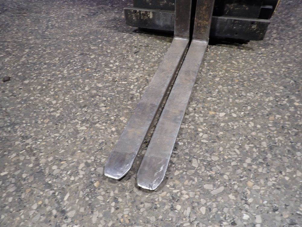 Clark 4000 Lbs Propane Forklift - Gcs20mb