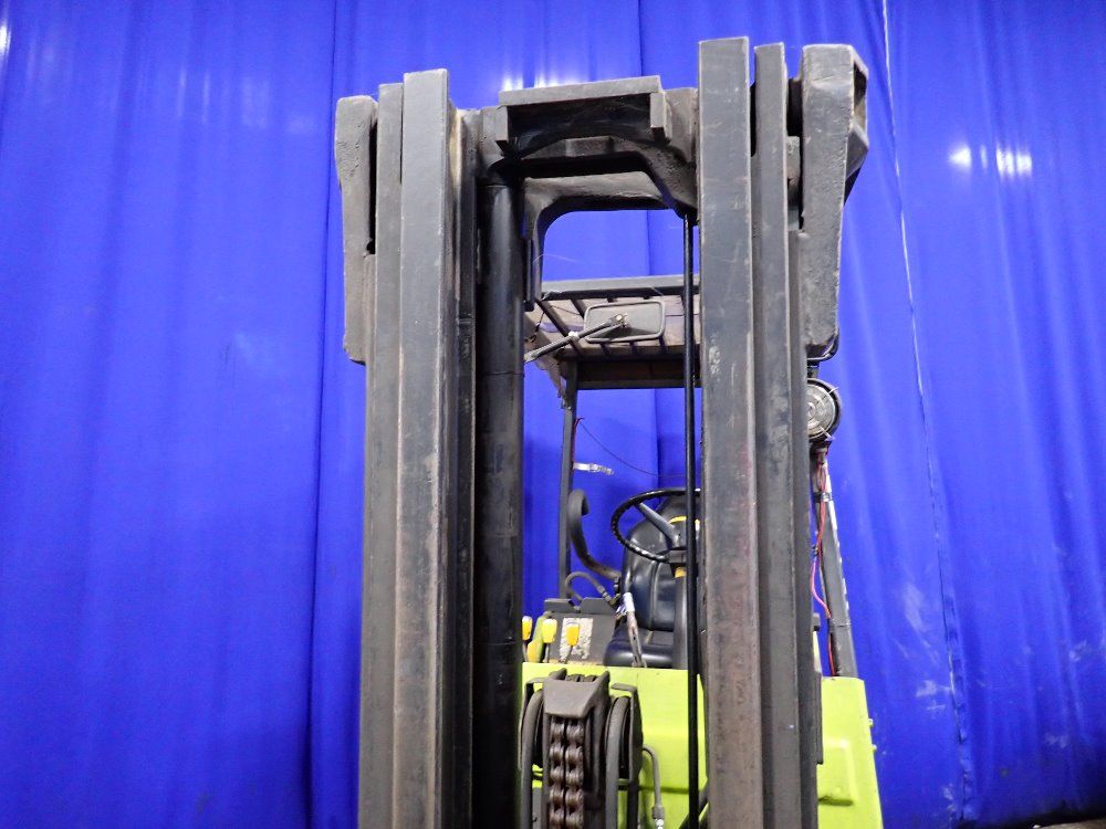 Clark 4000 Lbs Propane Forklift - Gcs20mb