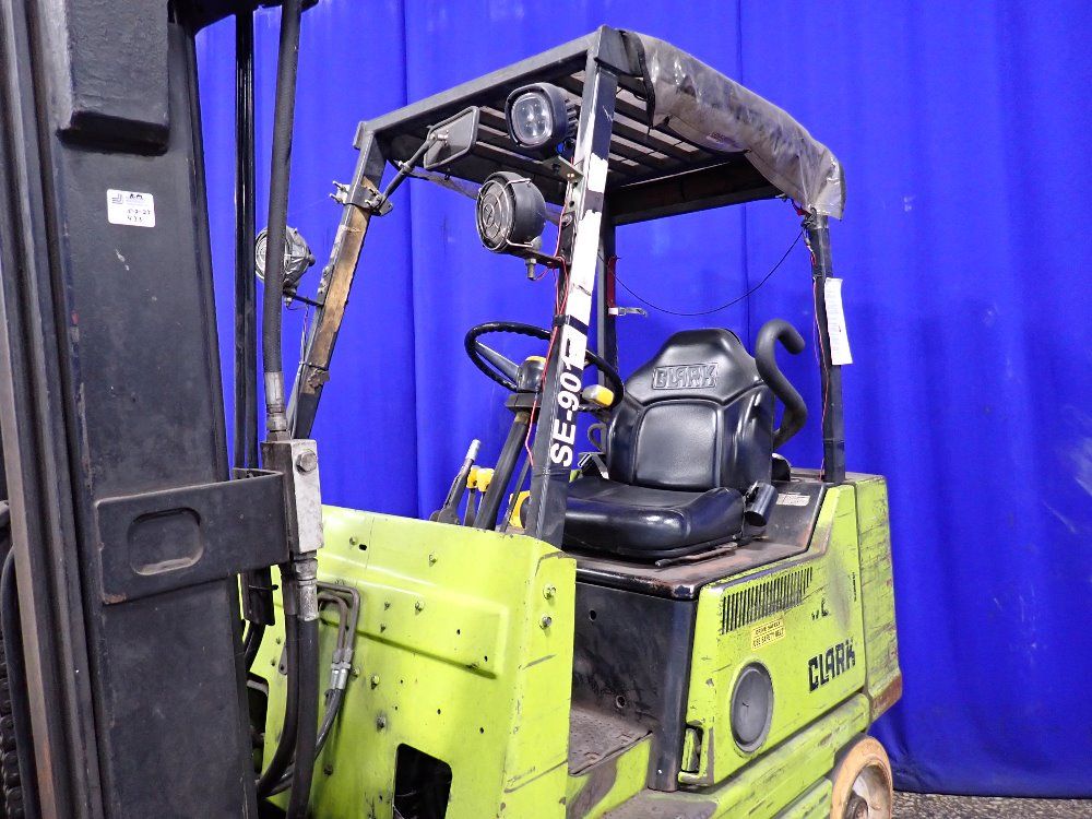Clark 4000 Lbs Propane Forklift - Gcs20mb