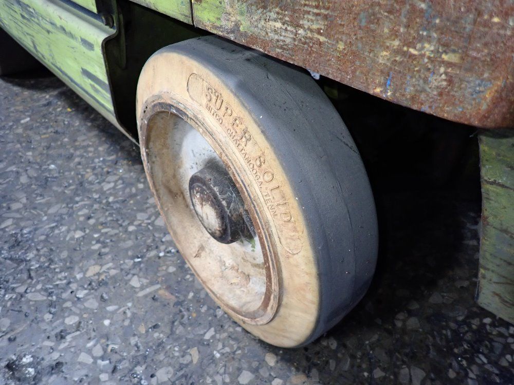 Clark 4000 Lbs Propane Forklift - Gcs20mb