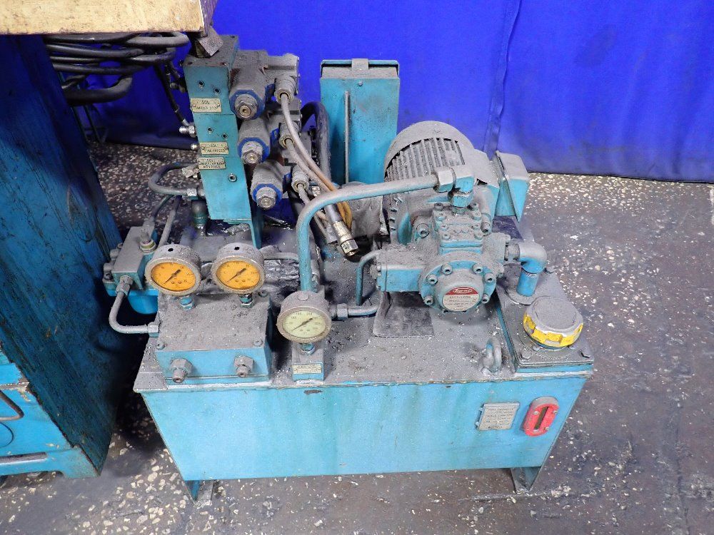 Toyoda 22 1/2" Cylindrical Grinder - Gop 32 X 50