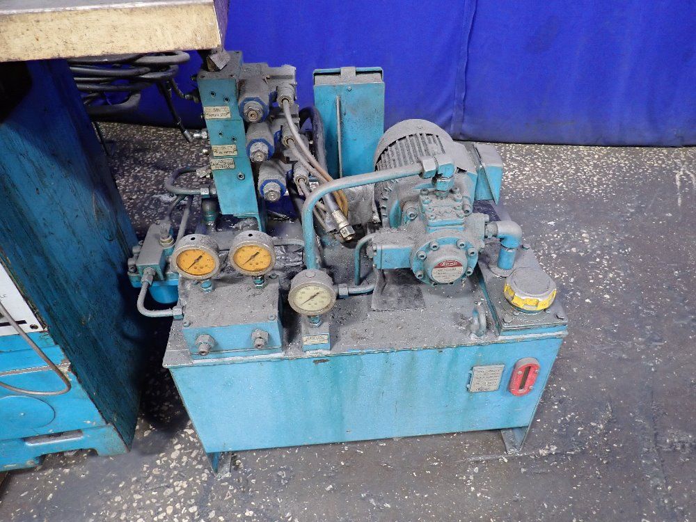 Toyoda 22 1/2" Cylindrical Grinder - Gop 32 X 50