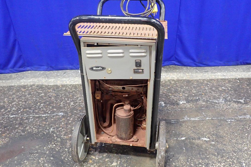 Woods Dehumidifier  Vdc124c