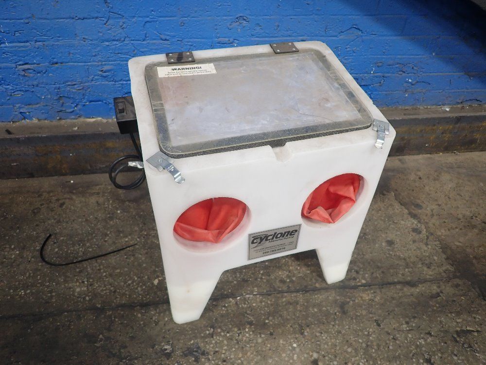 Cyclone 16" X 12" X 10" Hid Blast Cabinet