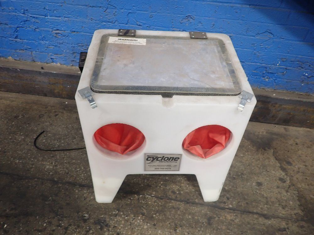 Cyclone 16" X 12" X 10" Hid Blast Cabinet